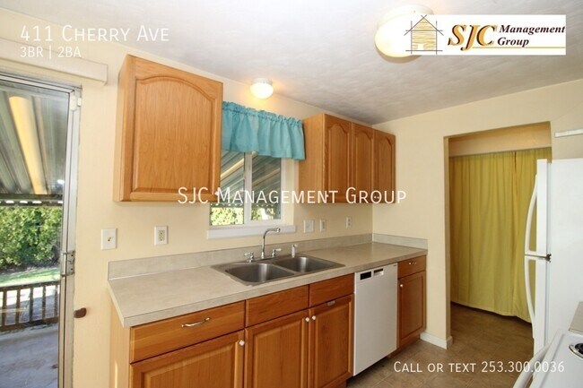 Building Photo - 411 Cherry Ave