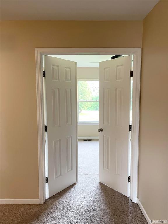 Building Photo - 1215 Oaklawn Dr