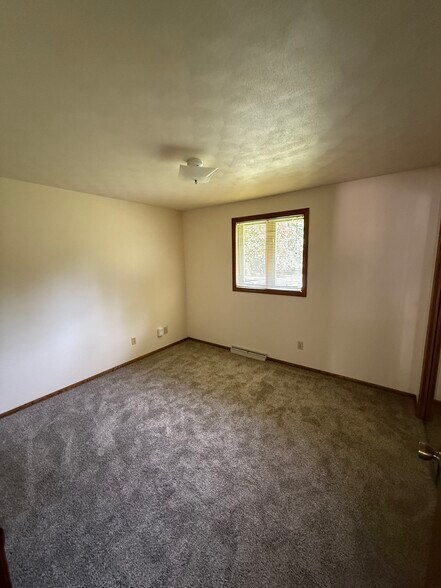Building Photo - 510 S Kensington Dr