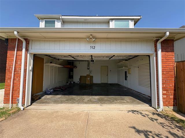 Building Photo - 512 Woodlake Dr