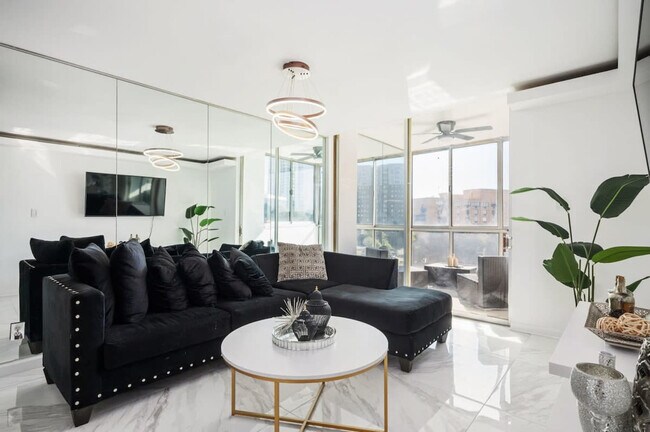 Building Photo - 215 Piedmont Ave NE