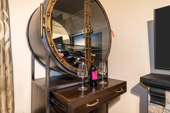 Building Photo - 234 N Hamilton St