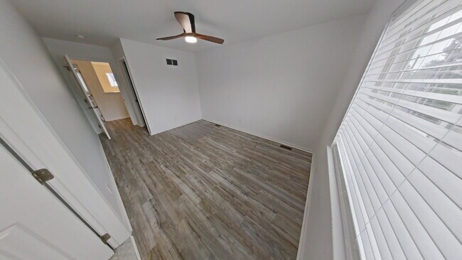 Building Photo - "3-Bed Oasis with 2.5 Baths and 1,884 Sq Ft of Comfort in Clinton Township!"