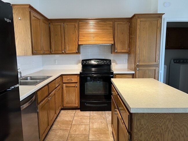 Building Photo - 9712 Grissom Dr