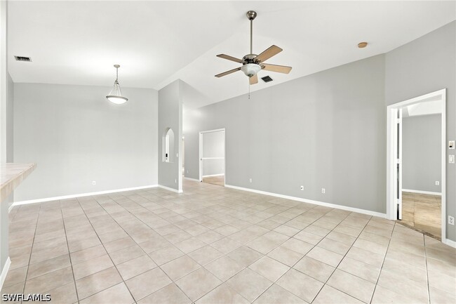 Building Photo - 25925 Pebblecreek Dr