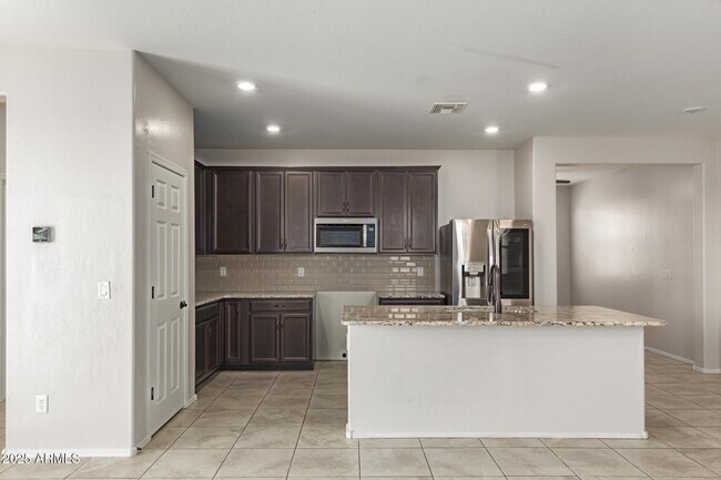 Building Photo - 9551 Silo Cir