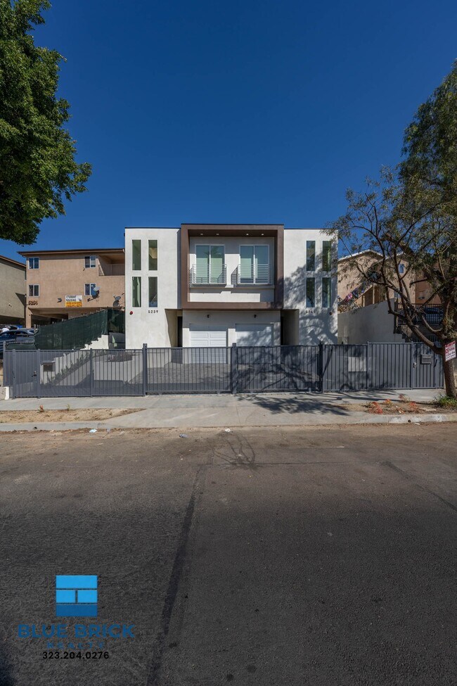 Building Photo - 5239-5241 Huntington Dr -