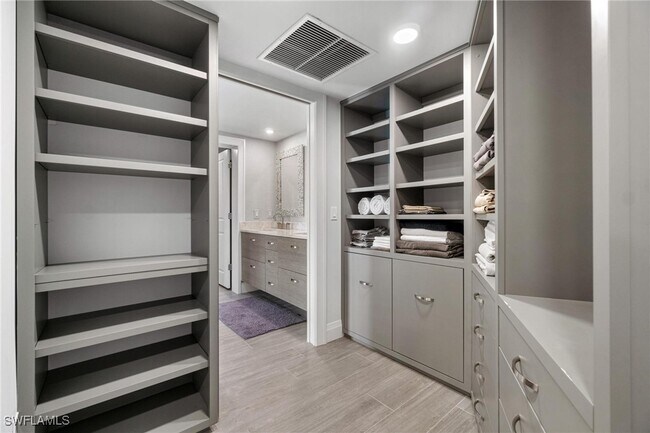 Building Photo - 9051 Gulf Shore Dr