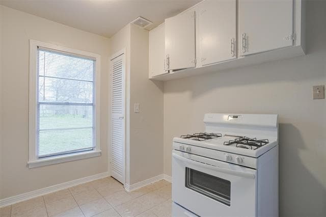 Building Photo - 4808 Sandage Ave