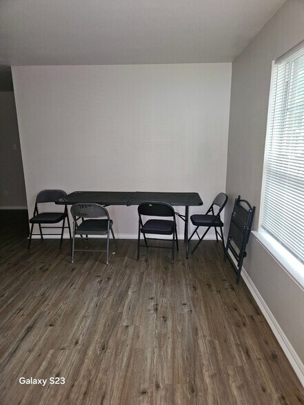 Building Photo - Room in Duplex on Stalcup Rd