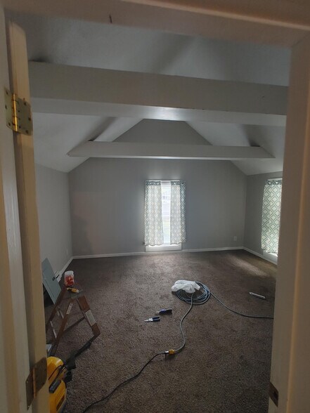 Building Photo - 231 Avon Ave