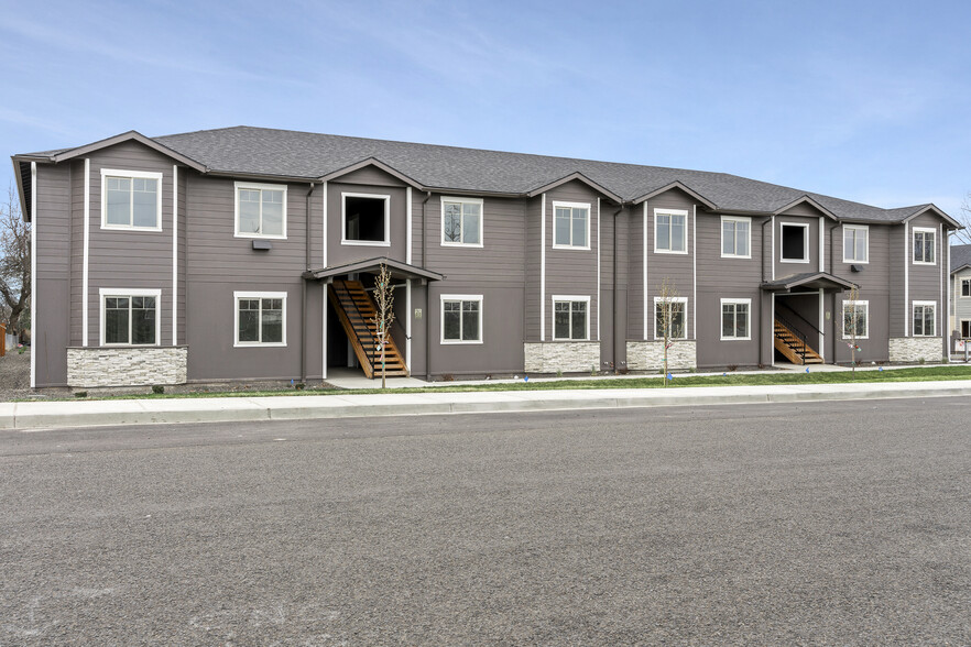 Building Photo - McKenzie Apartments