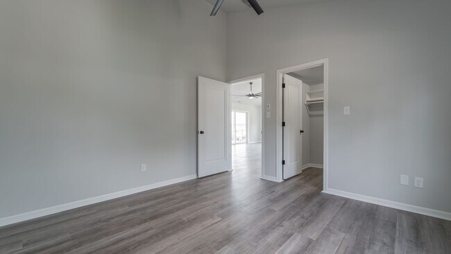 Building Photo - 13336 Fulton St