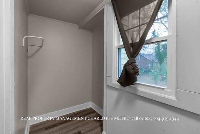 Building Photo - Charming Downtown Albemarle Cottage with Timeless Appeal