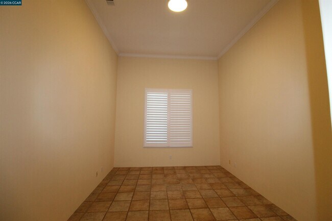 Building Photo - 348 Pheasant Run Dr