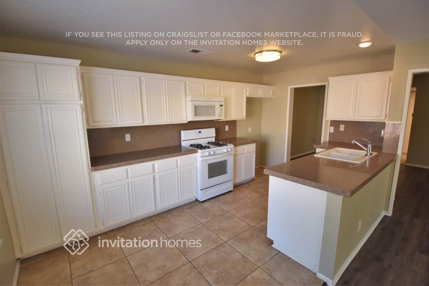 Building Photo - 7333 Greenhaven Ave