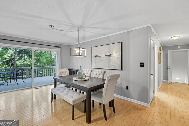 Building Photo - Luxury Lakefront Retreat – Fully Furnished...