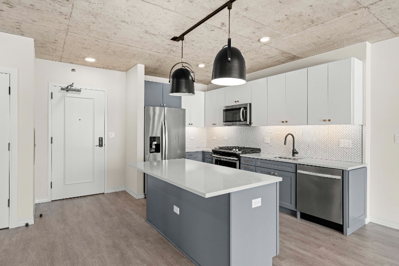 Building Photo - 185 W Huron St