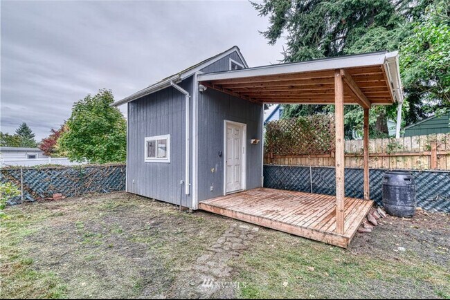 two story shed - 1229 7th St