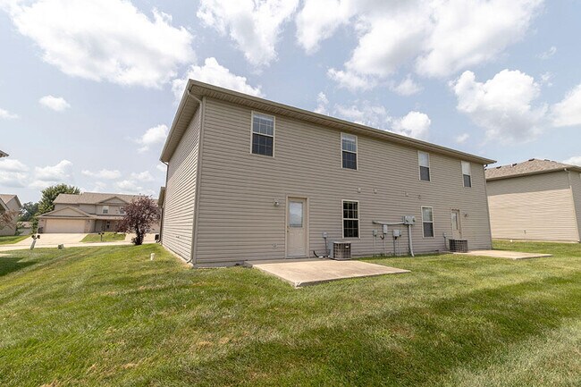 Building Photo - 4016 Snowy Owl Dr