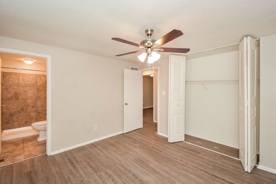 Building Photo - 11613 Whidbey Dr