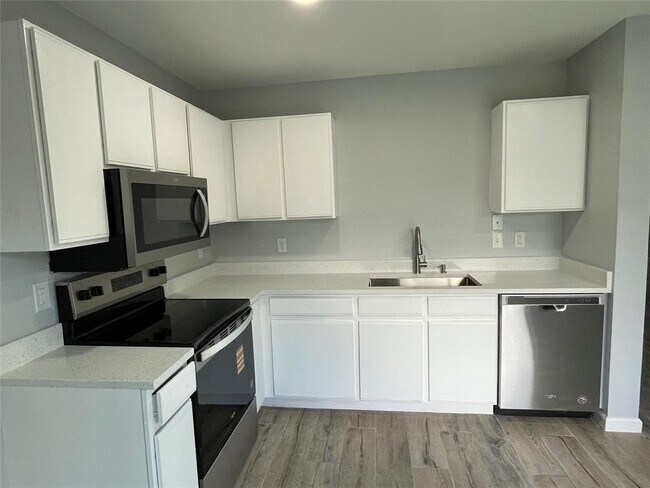 Building Photo - 2911 Donnell Dr