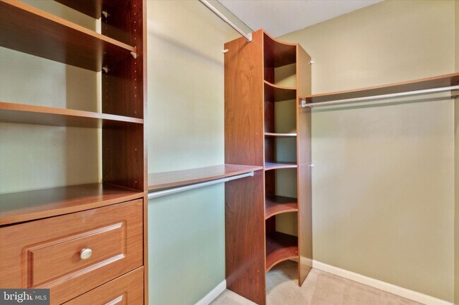 Building Photo - 125 Vernon Ct