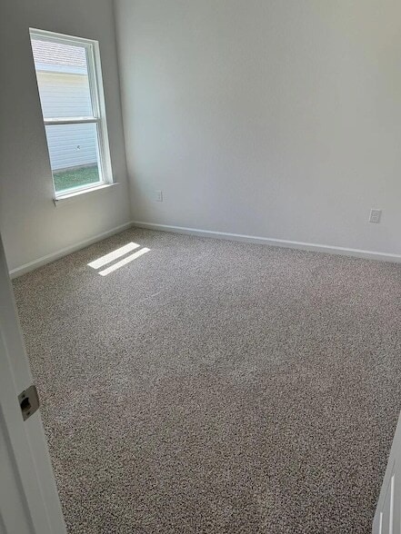 Building Photo - 94 Bluebeech St