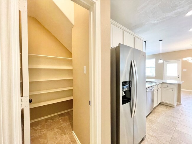 Building Photo - 19 Blue Creek Pl