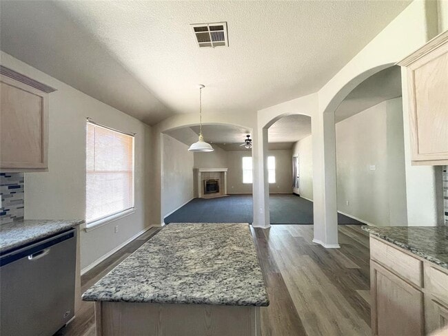 Building Photo - 1506 Amarylis Dr