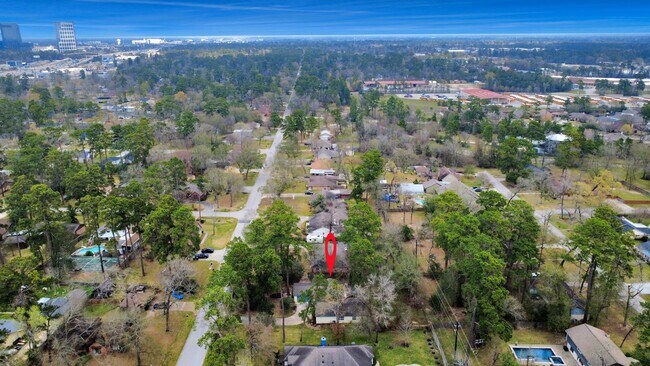 Building Photo - 26206 Maplewood Dr