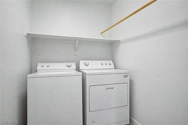 Building Photo - 3385 Wayward Ct