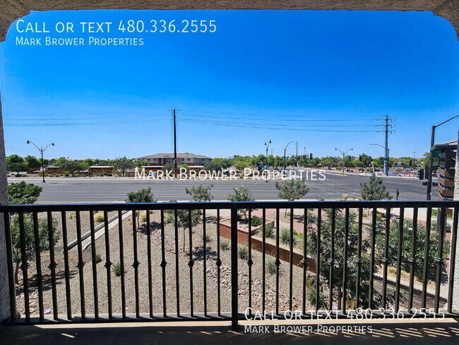 Building Photo - 4021 E Arabian Dr