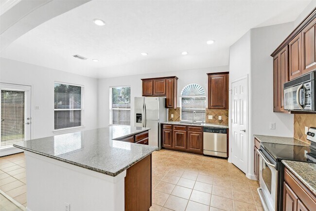 Building Photo - 19227 Countryhills Ct