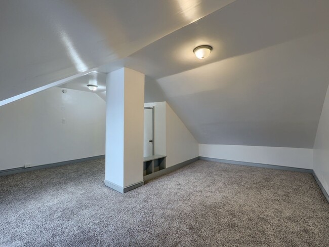 Building Photo - Newly Renovated Single Family Home in Midtown