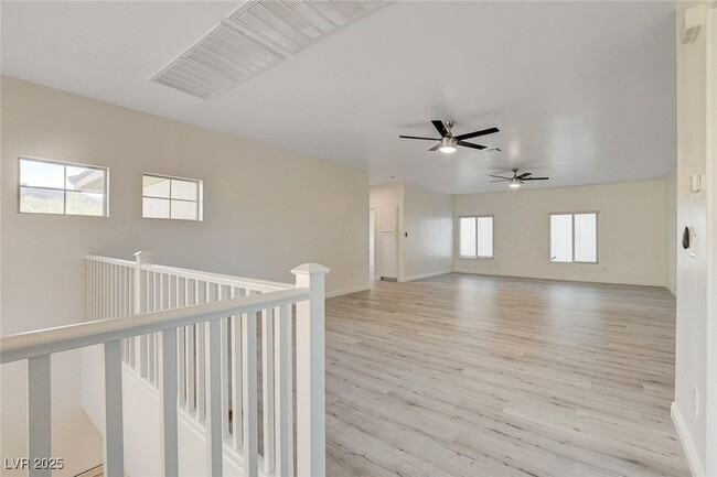 Building Photo - 1068 Riddle Glen St