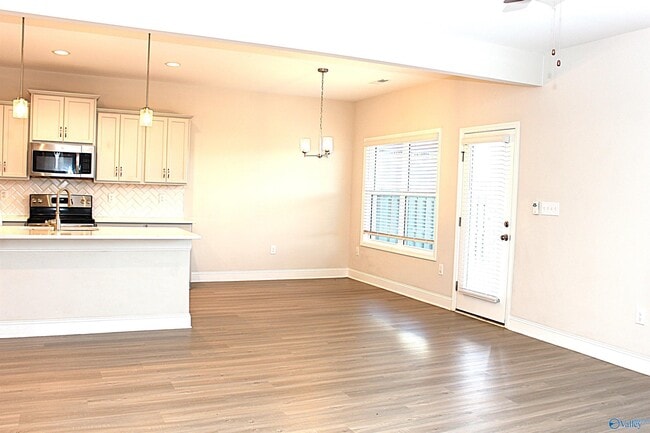 Building Photo - 114 Bella May Ln