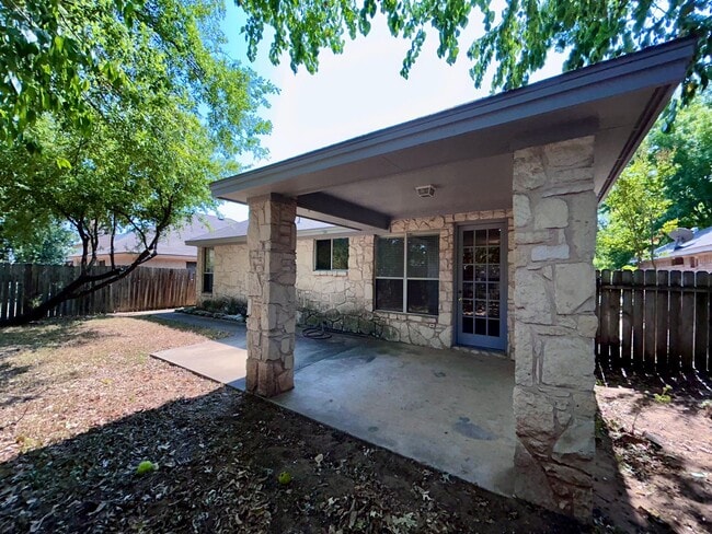 Building Photo - 4710 Sojourner St