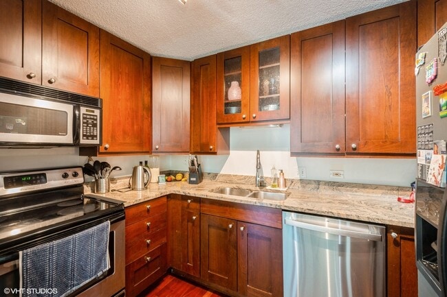 Building Photo - 440 N McClurg Ct