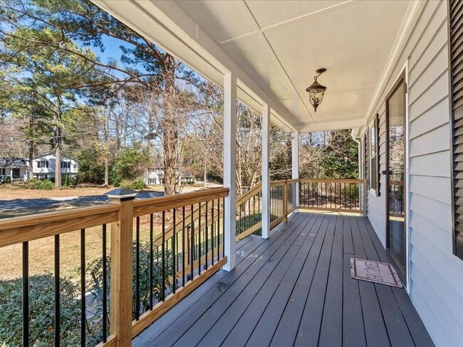 Building Photo - 150 Forest Ridge Ct SW