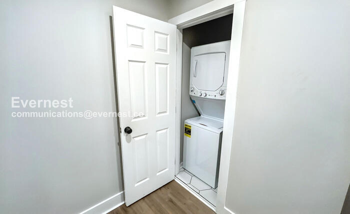 Building Photo - 1728 17th Ave N