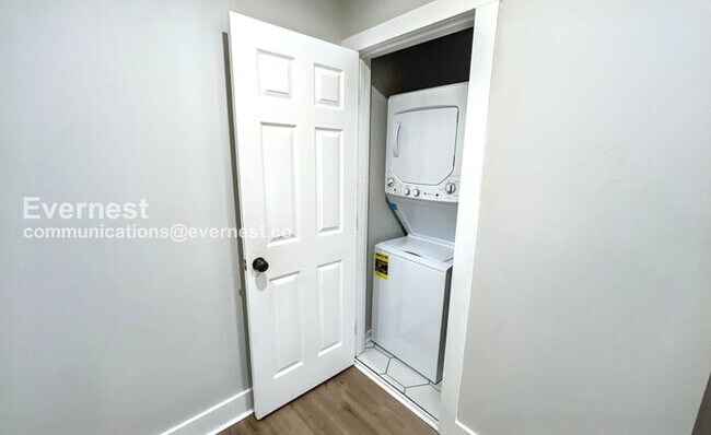 Building Photo - 1728 17th Ave N