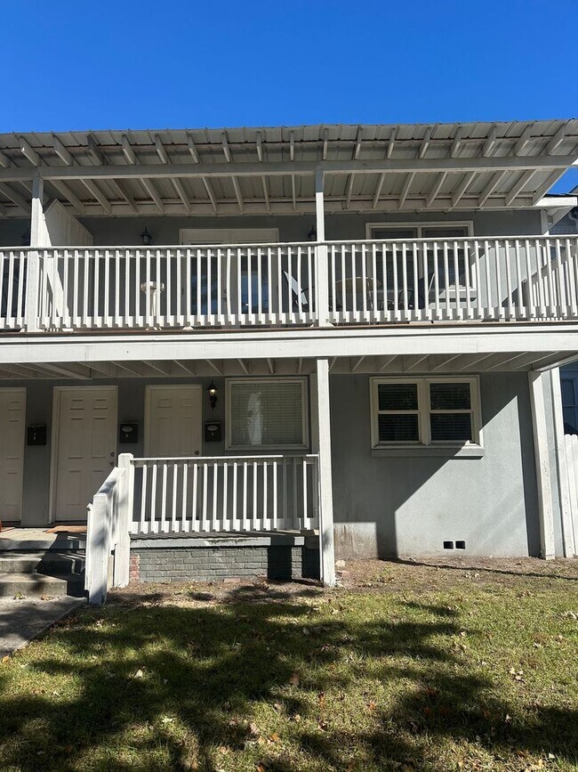 Primary Photo - 414 E Park Ave