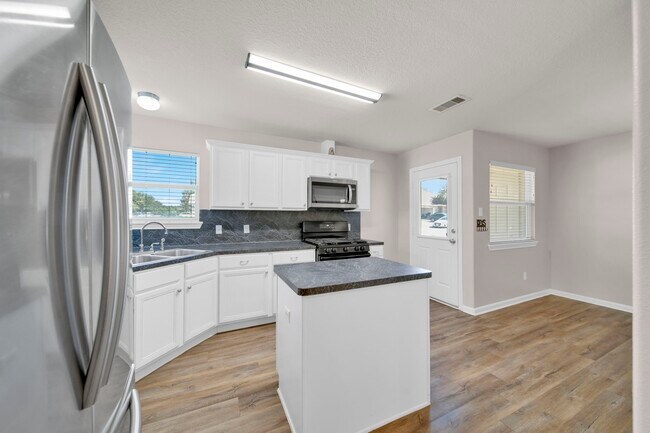 Building Photo - 987 Oak Glen Dr