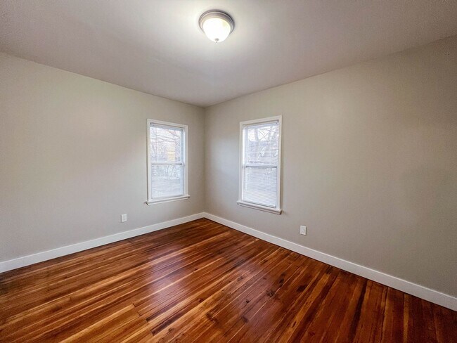 Building Photo - 154-156 Leighton Avenue