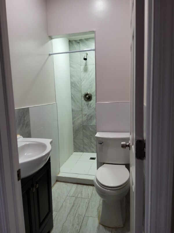 Building Photo - 28 Vineyard Ave