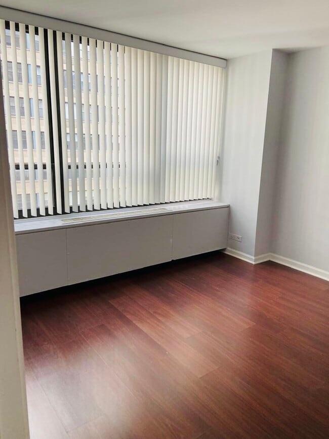 Building Photo - 222 E Pearson St