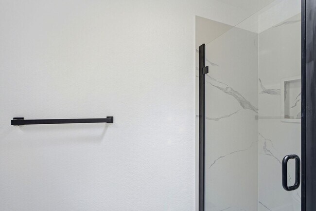 Building Photo - Remodeled 2 Bed, 2 Bath Townhouse in Petaluma's Morningstar Community