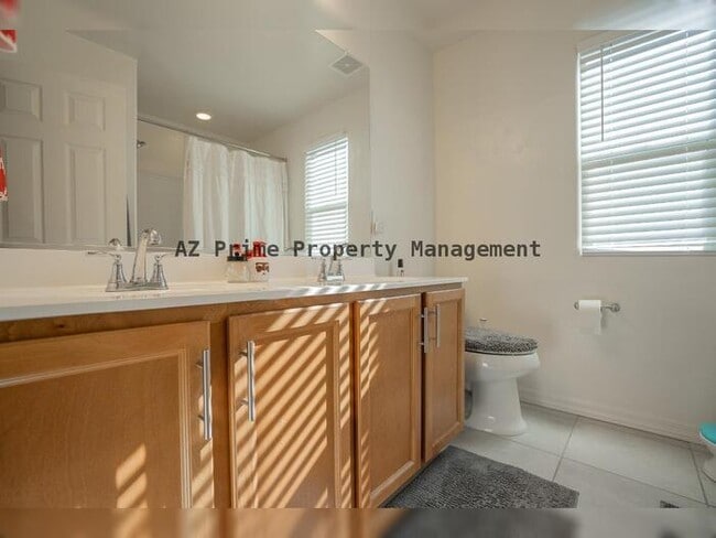 Building Photo - 3814 S 58th Dr