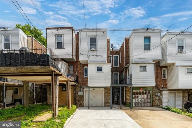 Building Photo - 5461 W Berks St